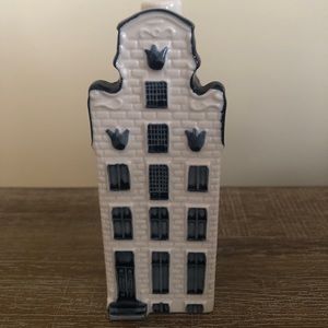 No. 56 KLM House